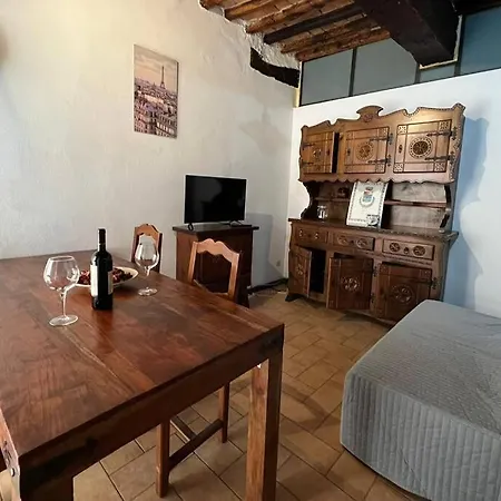 Apartment L'angolo Del Barbacane